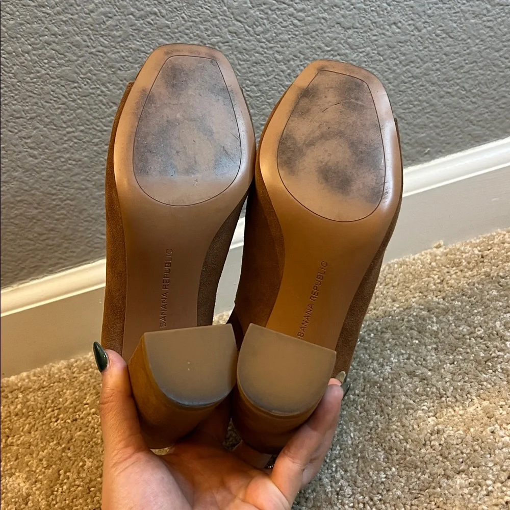 Banana Republic Brown Suede Peep-Toe Heels with Buckle Strap Block Heel Size 7